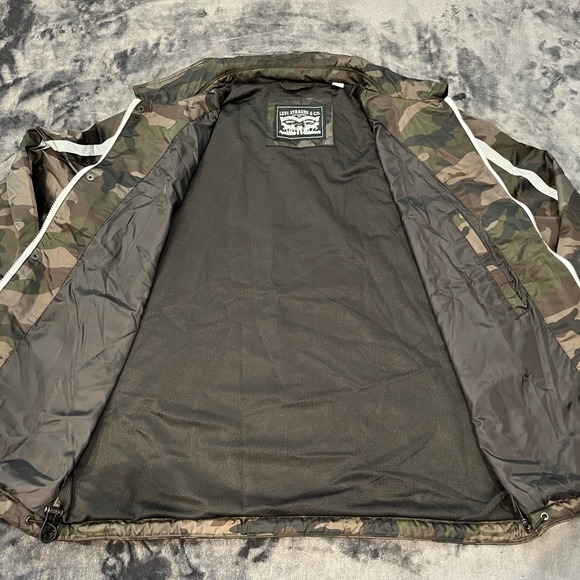 Levi’s Shell Jacket - Medium - Picture 7 of 16